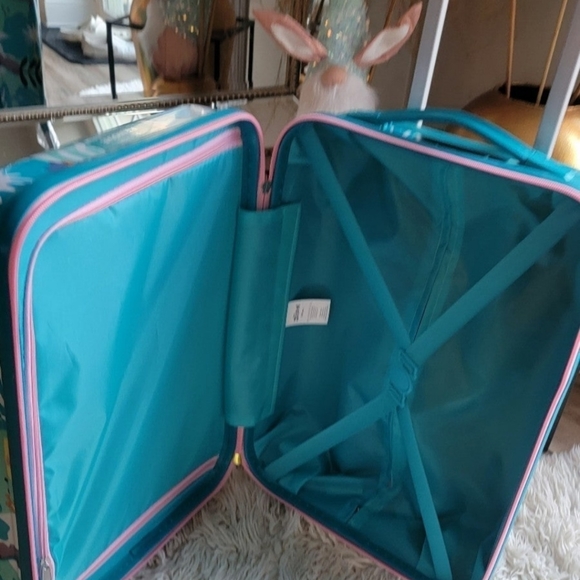 Disney Stitch 28" Hardsided Rolling Luggage Exclusive - Picture 10 of 10